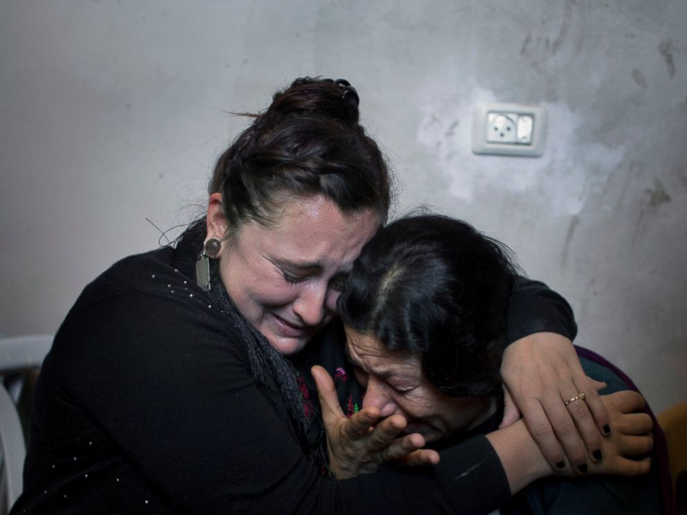 PHOTO: Two Palestinian women mourn during the funeral of Moataz Zawahara, who was killed in clashes with Israeli troops, at the family house in Deheisha refugee camp, near the West Bank city of Bethlehem, Wednesday, Oct. 14, 2015. 