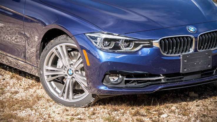 2016 BMW 340i xDrive headlights