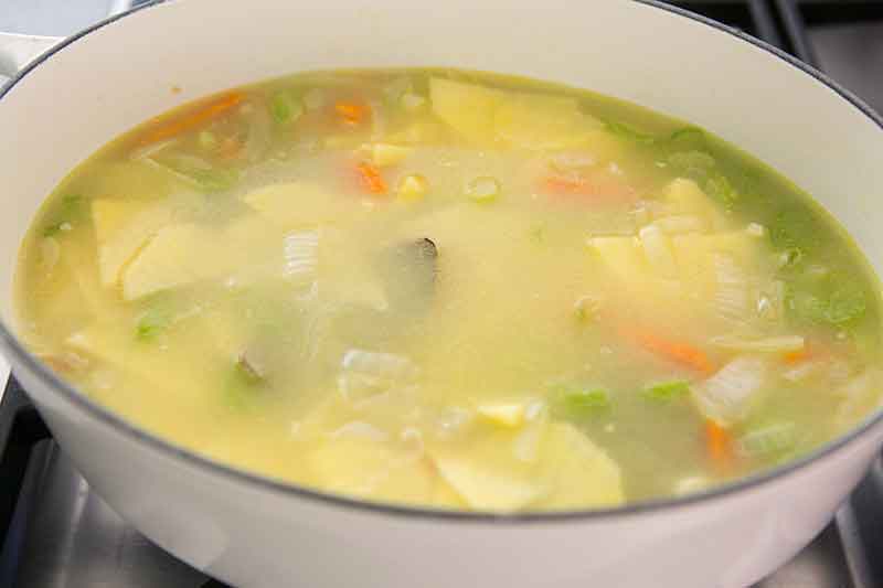 cauliflower-cheddar-soup-method-3