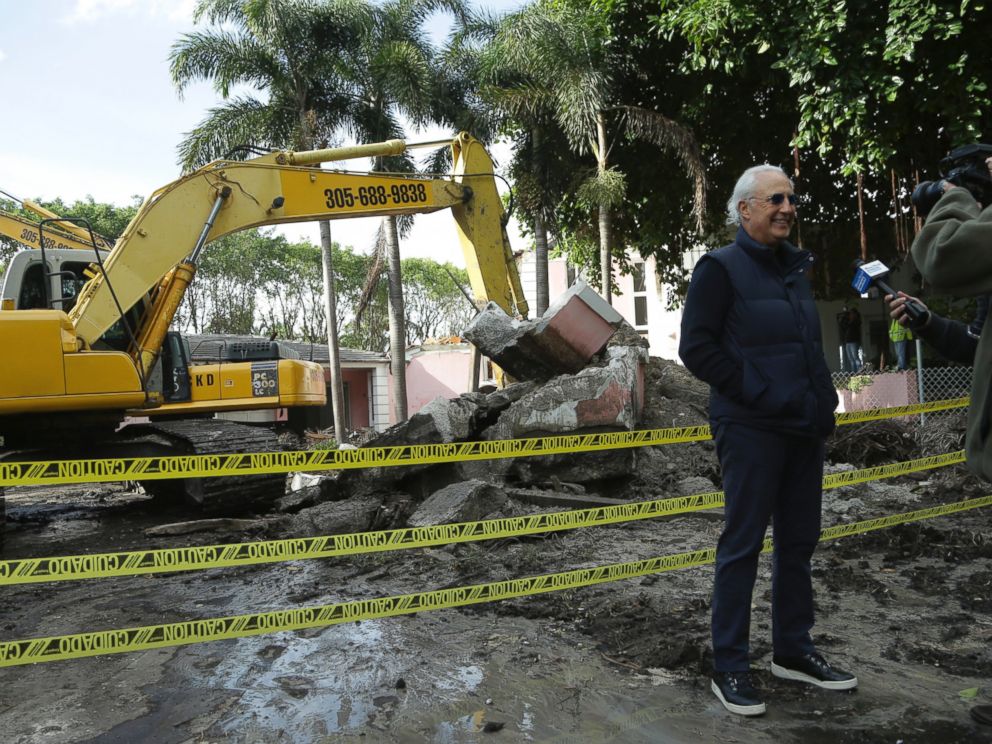 PHOTO:Chicken Kitchen restaurant owner Christian de Berdouare, who purchased the property in 2014, talks with the news media outside of the waterfront mansion formerly owned by Colombian drug lord Pablo Escobar, Jan. 19, 2016, in Miami.