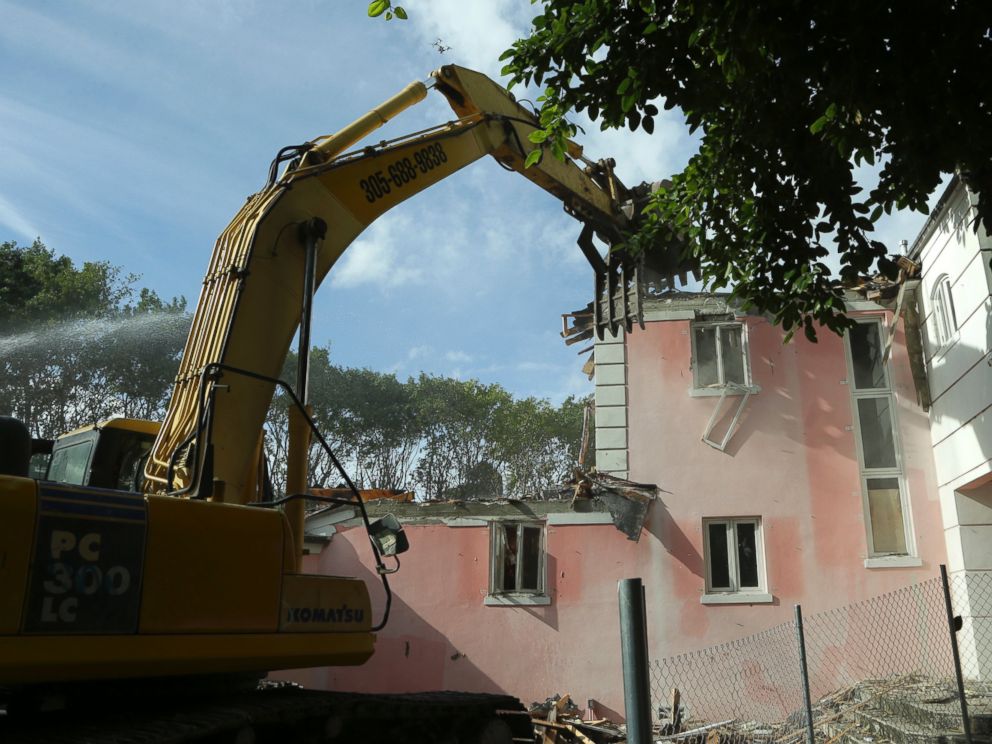 PHOTO:A bulldozer demolishes the waterfront mansion formerly owned by Colombian drug lord Pablo Escobar, Jan. 19, 2016, in Miami. 