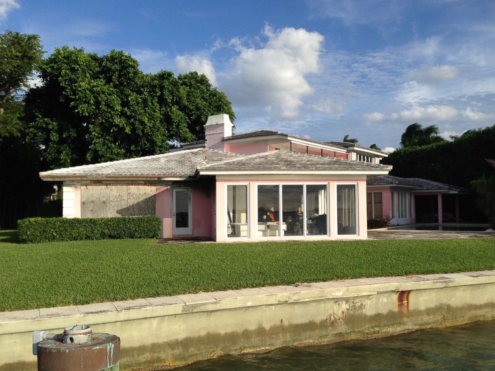 PHOTO: Pablo Escobars former home features 175 feet of waterfront in Miami Beach with views of downtown Miami. 